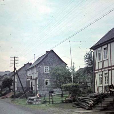Db Nr 39 1935 Dorfstrasse Koch Ernst Zollner Theodor Lenatz Demmer Willy Eibach Paul Fahrradhandel Hofer Ewald 800x519 1