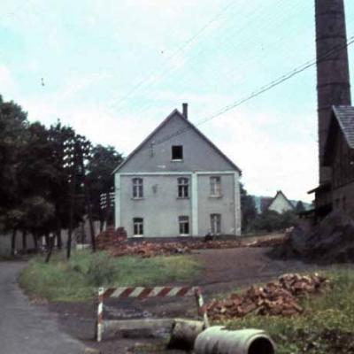 Db Nr 46 1935 Dorfstrasse Burogebaude Ziegelei Schmeier Und Grothe Ziegelmeister Kesselhaus Der Ziegelei 800x519 1